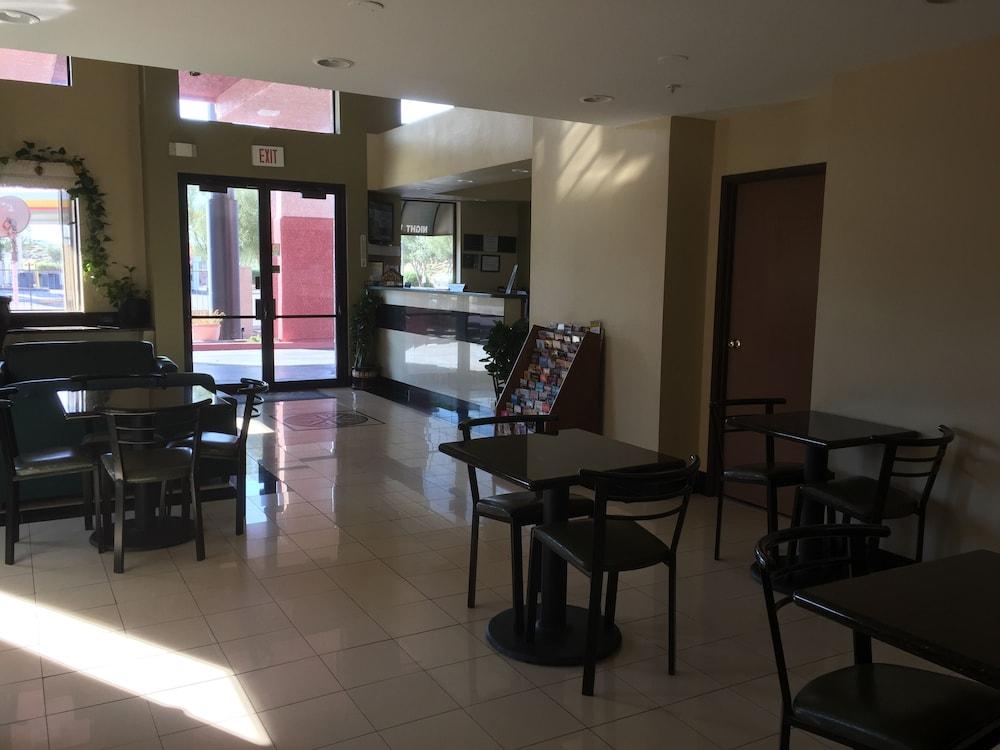 Days Inn By Wyndham Tucson Airport Drexel Heights Экстерьер фото
