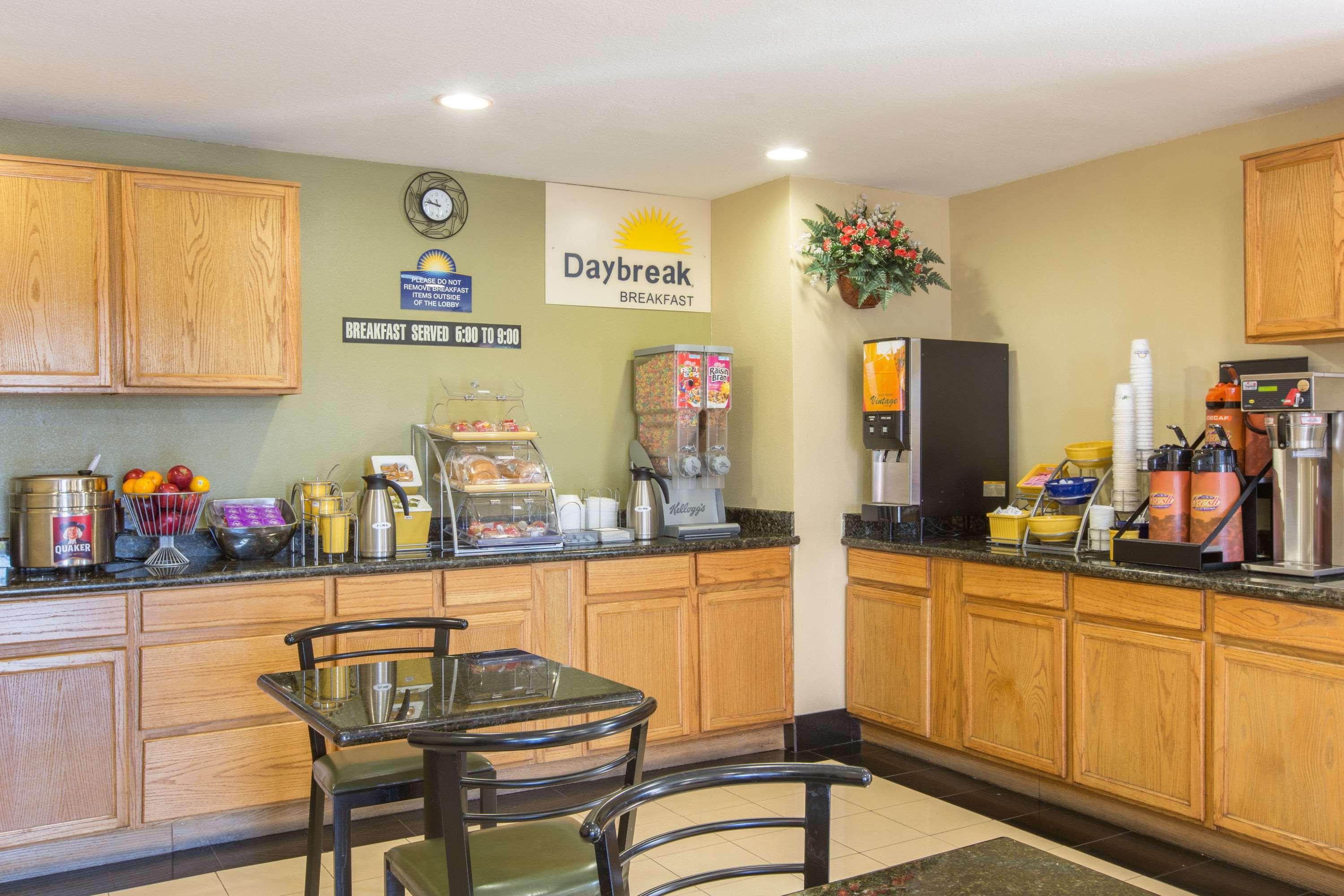 Days Inn By Wyndham Tucson Airport Drexel Heights Экстерьер фото