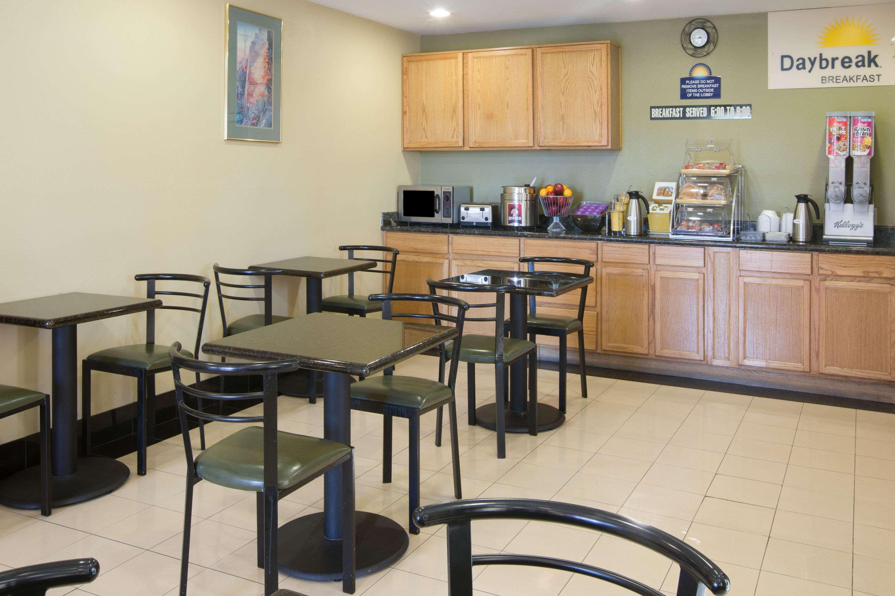 Days Inn By Wyndham Tucson Airport Drexel Heights Экстерьер фото