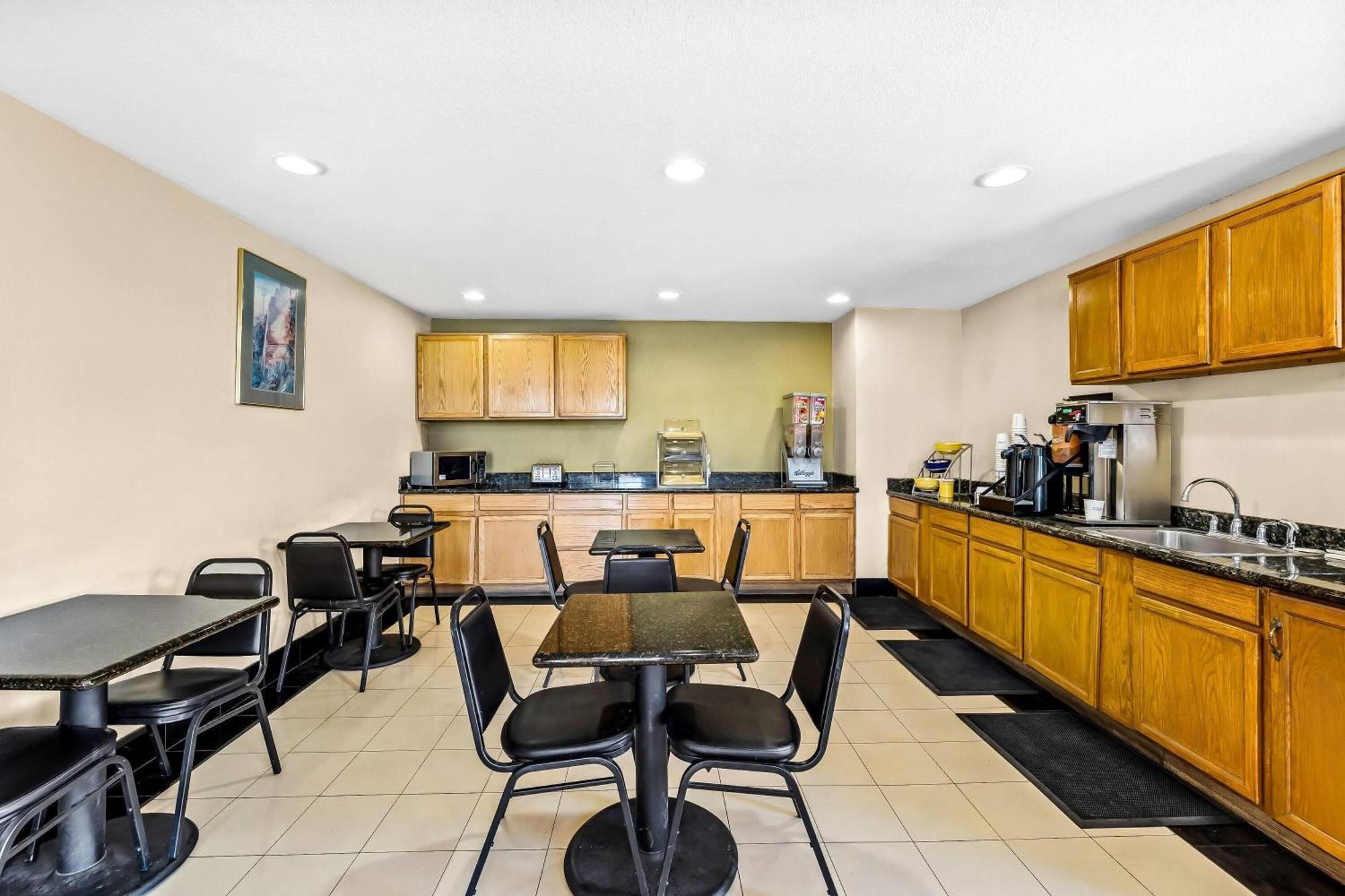 Days Inn By Wyndham Tucson Airport Drexel Heights Экстерьер фото