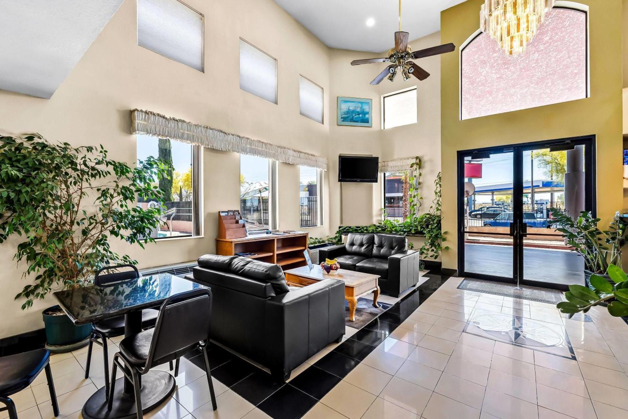 Days Inn By Wyndham Tucson Airport Drexel Heights Экстерьер фото