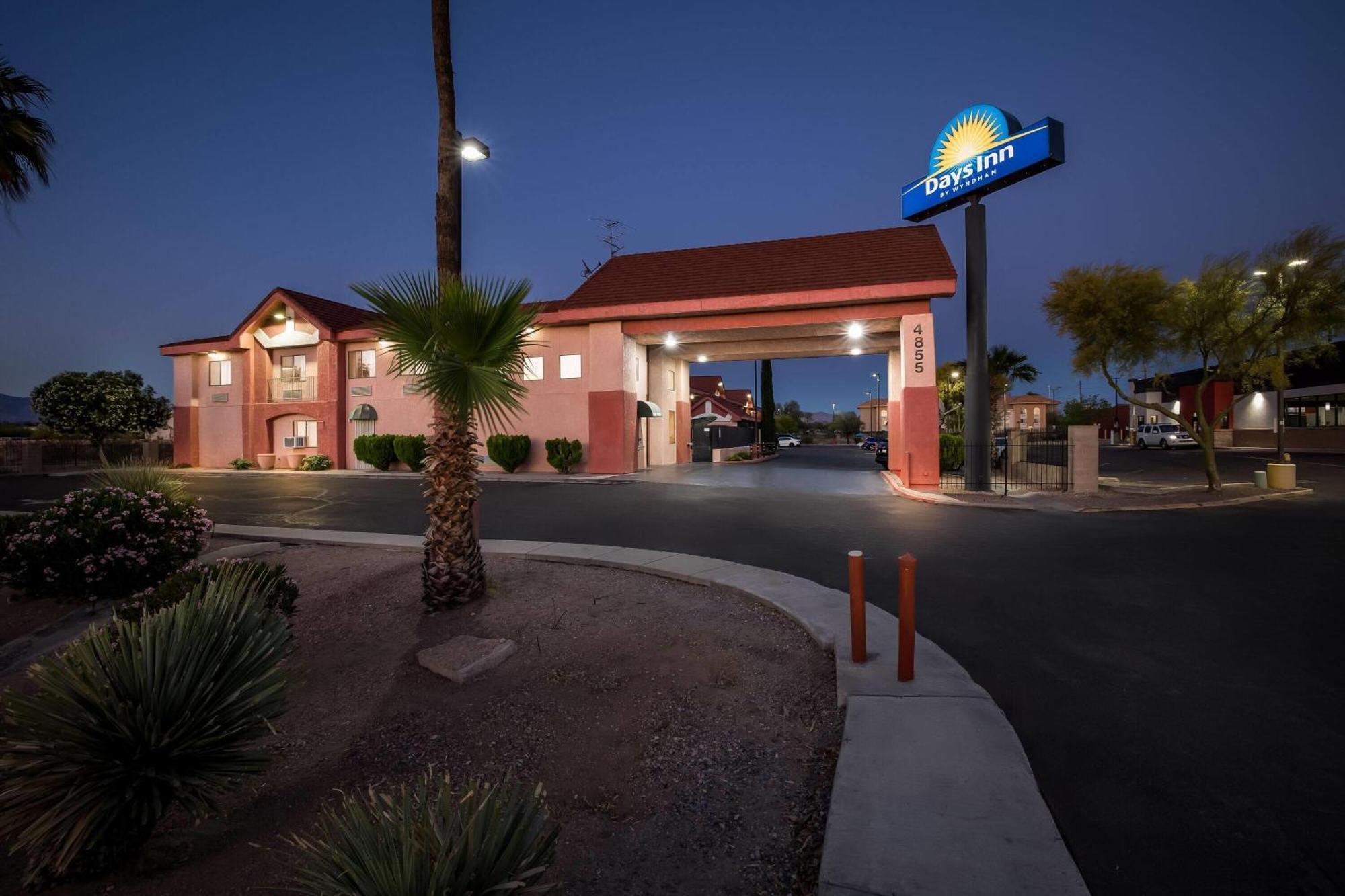 Days Inn By Wyndham Tucson Airport Drexel Heights Экстерьер фото